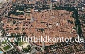 Modena Altstadt, Norditalien, Nr. 1395 B. Fischer Luftbild, 6709