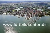 Stralsund, Altstadt + Hafen mit Meereskundemuseum, 2678-kl, 30.08.2008, luftbildkontor Nr. 1291
